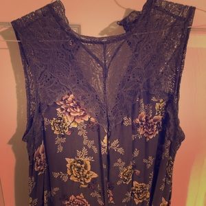 Torrid shark bit sleeveless lace tank